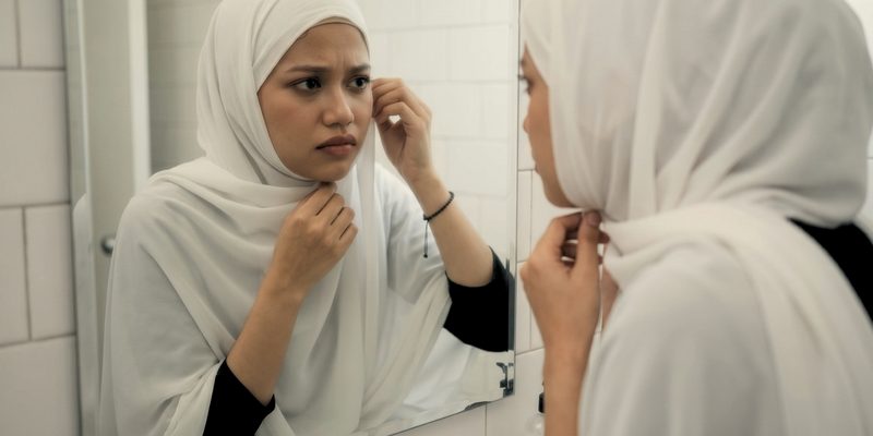 How to Stop Your Hijab Slipping
